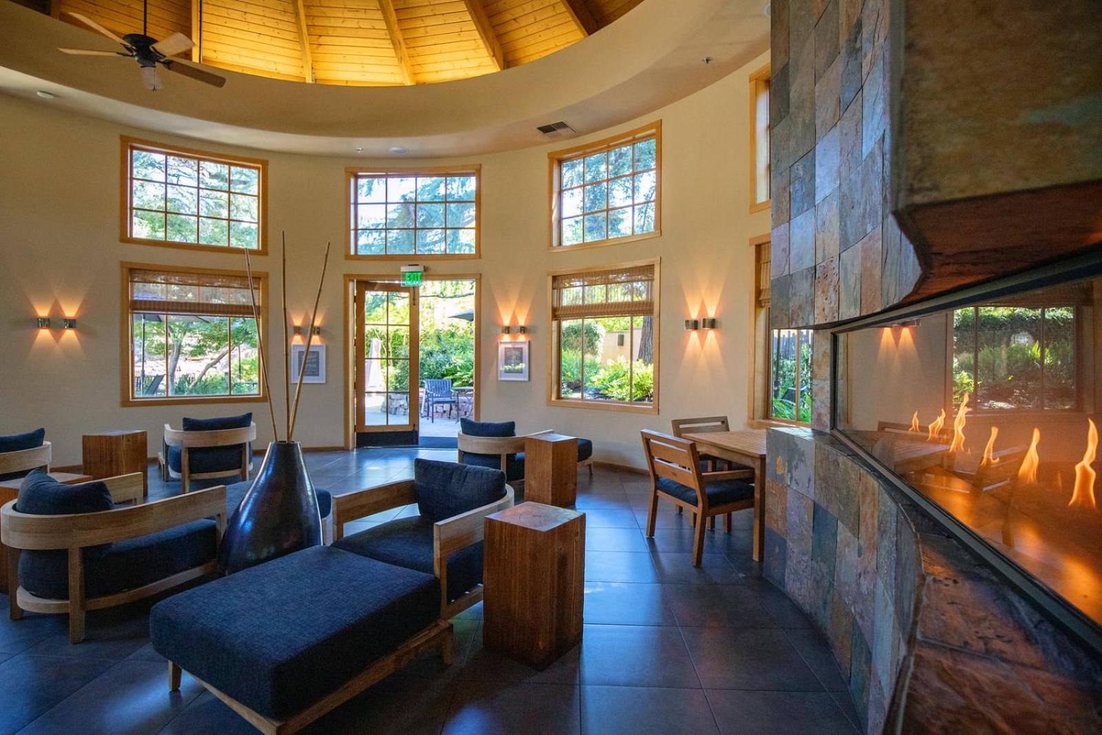 Wine & Roses Hotel Restaurant Spa Лодай Екстер'єр фото